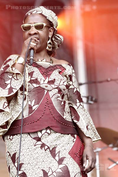 AMADOU ET MARIAM - 2012-06-24 - PARIS - Hippodrome de Longchamp - 